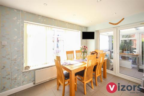 3 bedroom link detached house for sale, Hollyberry Close, Winyates Green, Redditch