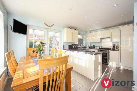 3 bedroom link detached house for sale, Hollyberry Close, Winyates Green, Redditch