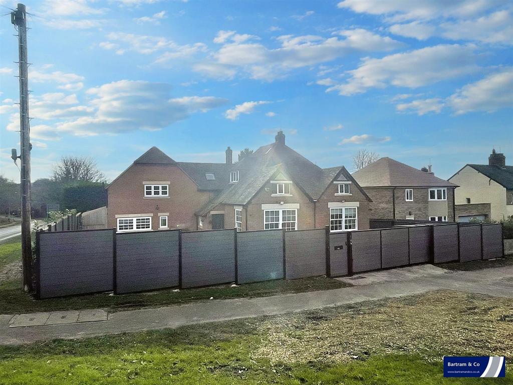 Badby Road West, Daventry 7 bed detached house £750,000