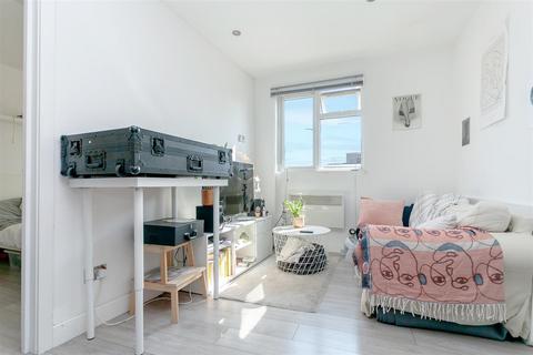 1 bedroom flat for sale, Hoxton Street, Hackney N1