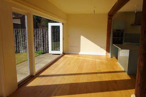 2 bedroom end of terrace house to rent, Chillesford