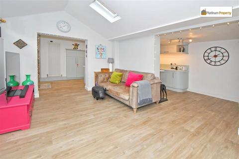2 bedroom townhouse for sale, Rookery Crescent, Stoke-On-Trent ST11