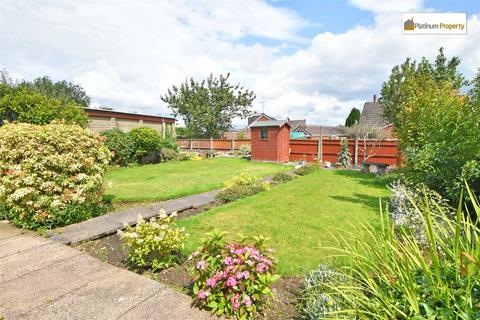 2 bedroom semi-detached bungalow for sale - Hollies Drive, Stoke-On-Trent ST3
