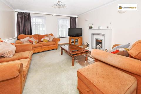 4 bedroom detached house for sale - Glaisher Drive, Stoke-On-Trent ST3