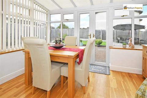 8 Chervil Close, Stoke-on-trent, ST3 7YD