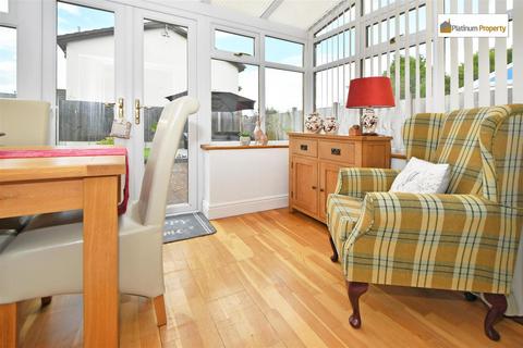 8 Chervil Close, Stoke-on-trent, ST3 7YD