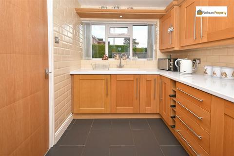 8 Chervil Close, Stoke-on-trent, ST3 7YD