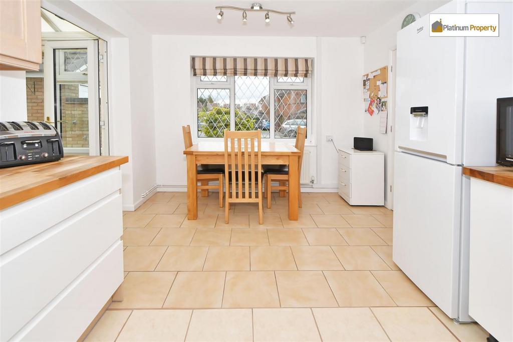 Dining kitchen