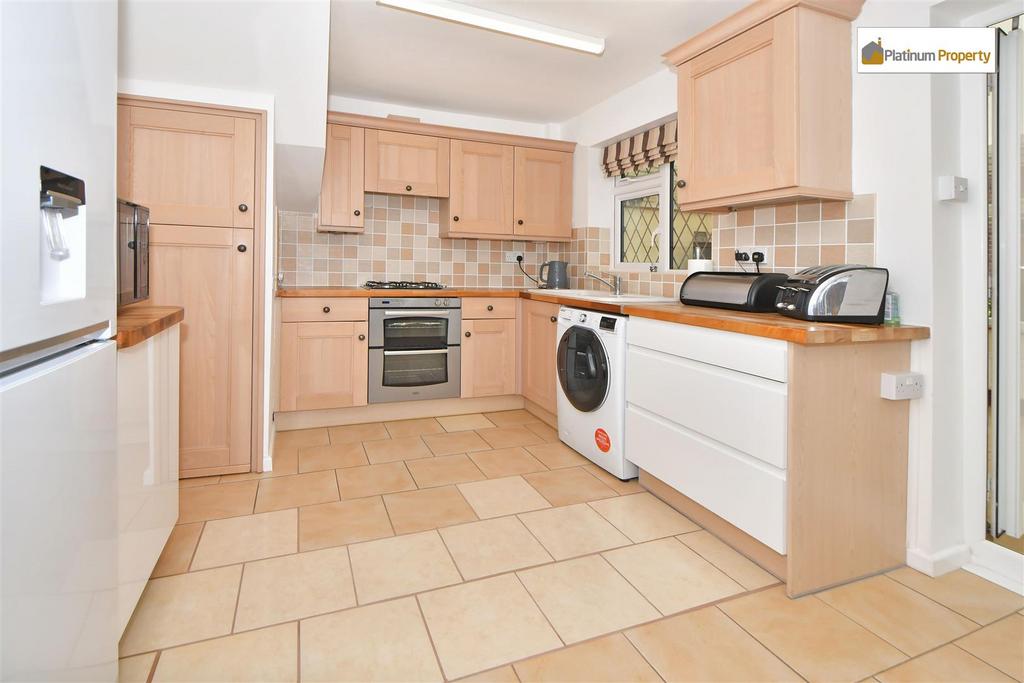 Dining kitchen