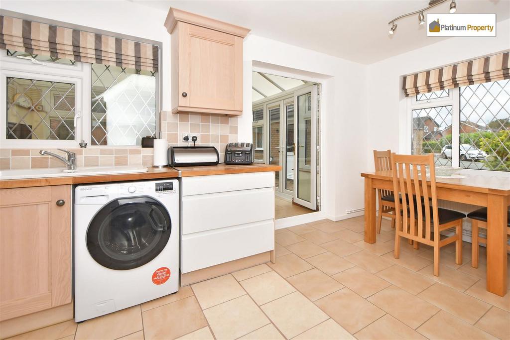 Dining kitchen