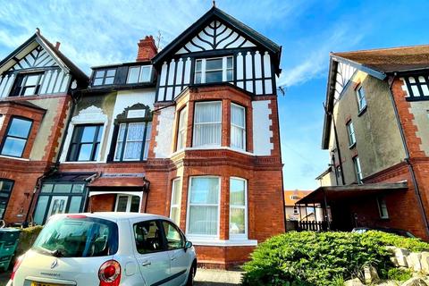 3 bedroom flat for sale, Caroline Road, Llandudno