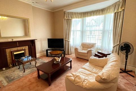 Flat 2, 14 Caroline Road, Llandudno, LL30 2TY