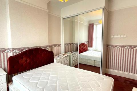Flat 2, 14 Caroline Road, Llandudno, LL30 2TY