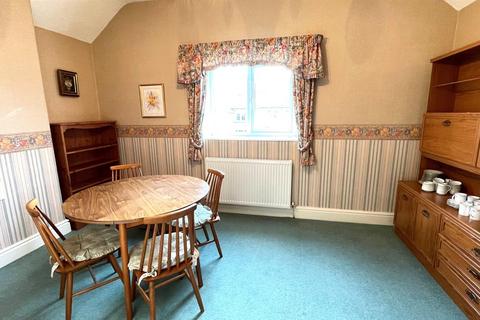 Flat 2, 14 Caroline Road, Llandudno, LL30 2TY