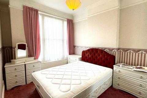 Flat 2, 14 Caroline Road, Llandudno, LL30 2TY