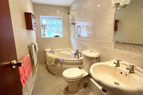 Flat 2, 14 Caroline Road, Llandudno, LL30 2TY