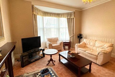 Flat 2, 14 Caroline Road, Llandudno, LL30 2TY