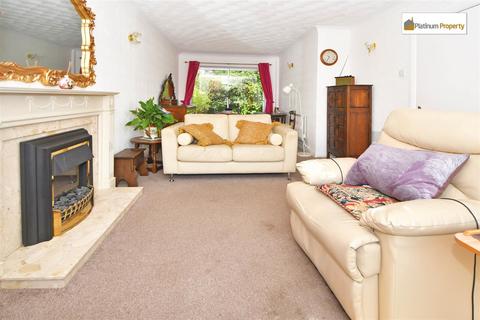 2 bedroom detached bungalow for sale - Chartley Close, Stoke-On-Trent ST11