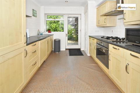 6 Chartley Close, Blythe Bridge, Stoke-on-trent, ST11 9LF