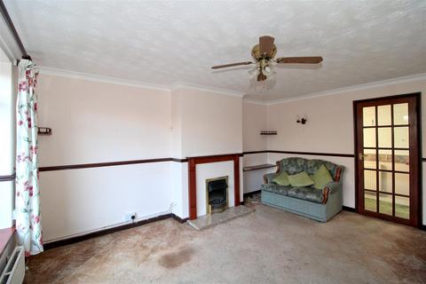 3 bedroom end of terrace house for sale, Saltwood Road, Seaford
