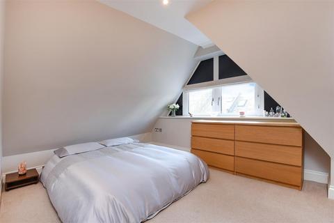 1 bedroom flat for sale, Grove Road, Barnes, London, SW13