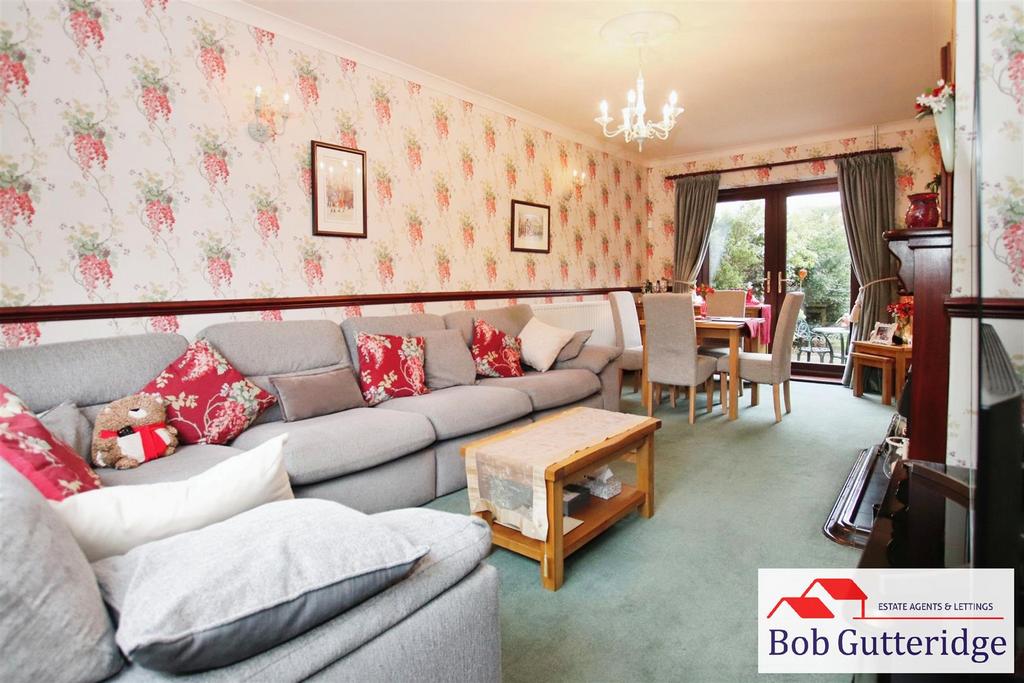 Through lounge / dining room