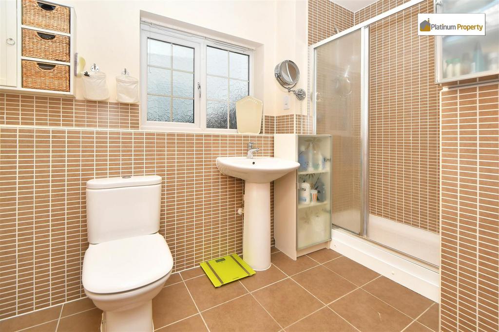 En suite bathroom