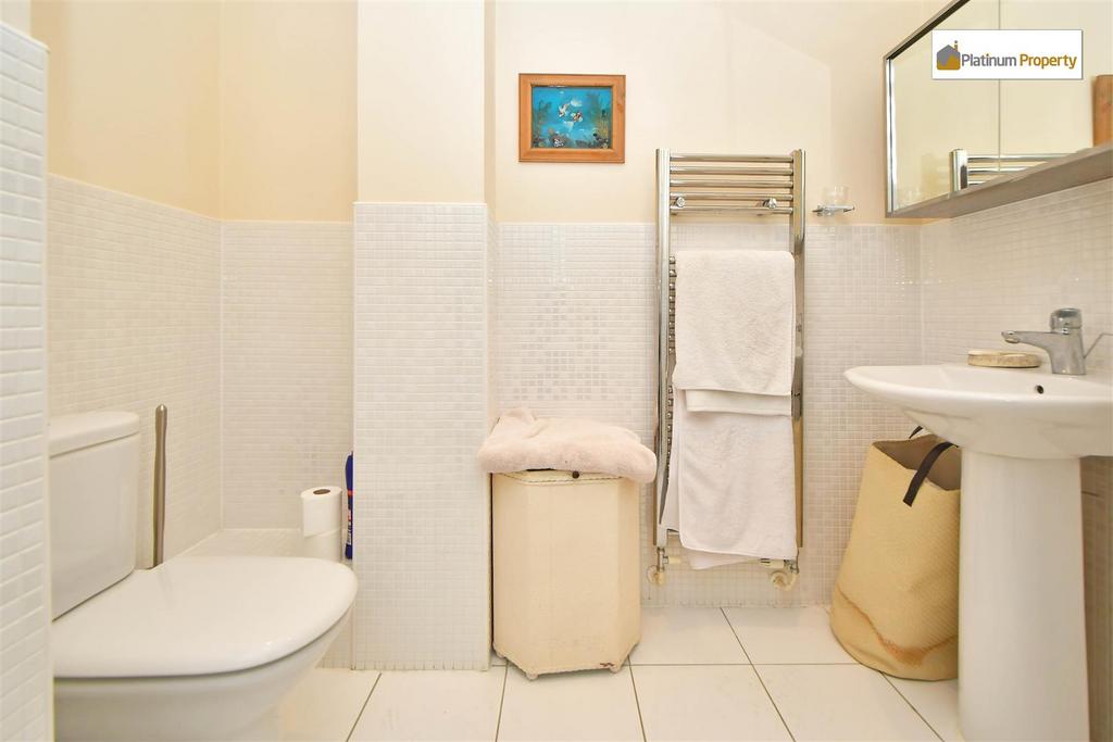 JACK & JILL EN-SUITE