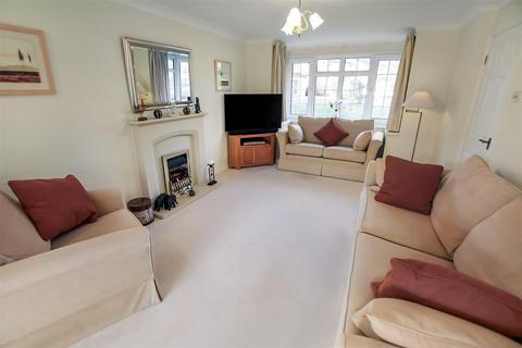 4 bedroom detached house for sale - Howson Crescent, Woodham