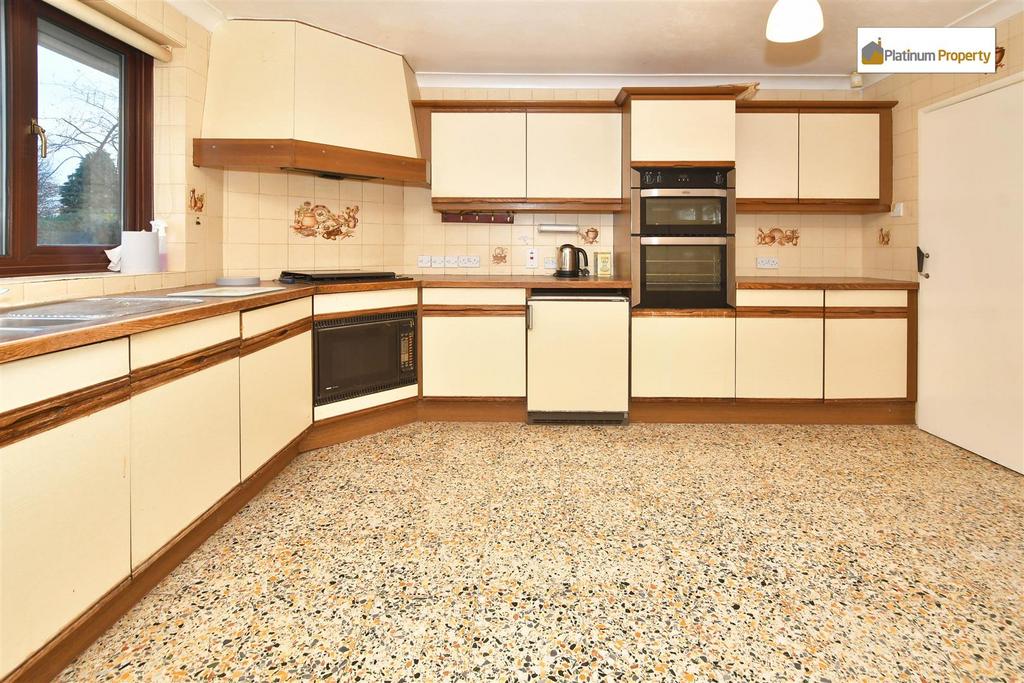 Dining kitchen