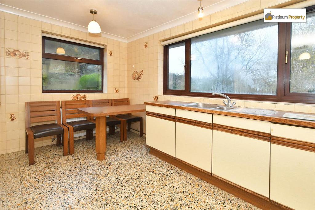 Dining kitchen