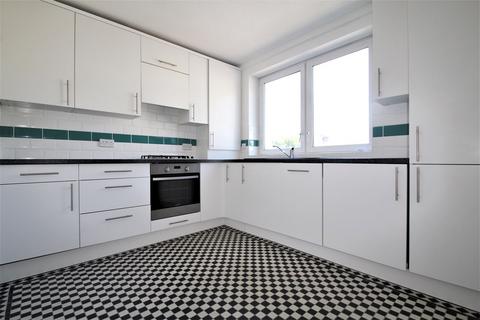 2 bedroom flat to rent - Eaton Gardens, Hove, BN3