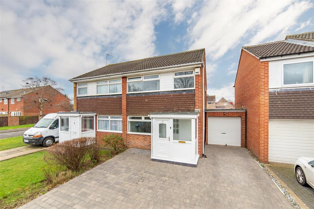 Englefield Close, Kingston Park NE3 3 bed semidetached house £200,000
