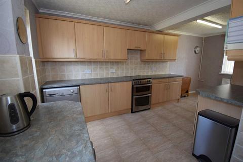 2 bedroom end of terrace house for sale - Froude Avenue, South Shields