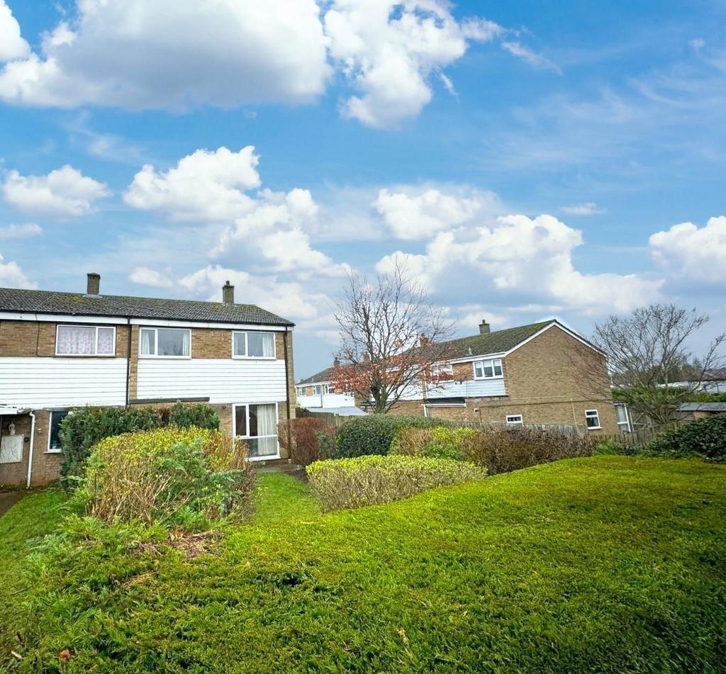Sandy Road, Potton SG19 3 bed end of terrace house for sale £285,000
