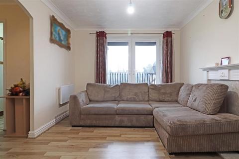2 bedroom flat for sale, Mill Lane, Merstham, Redhill