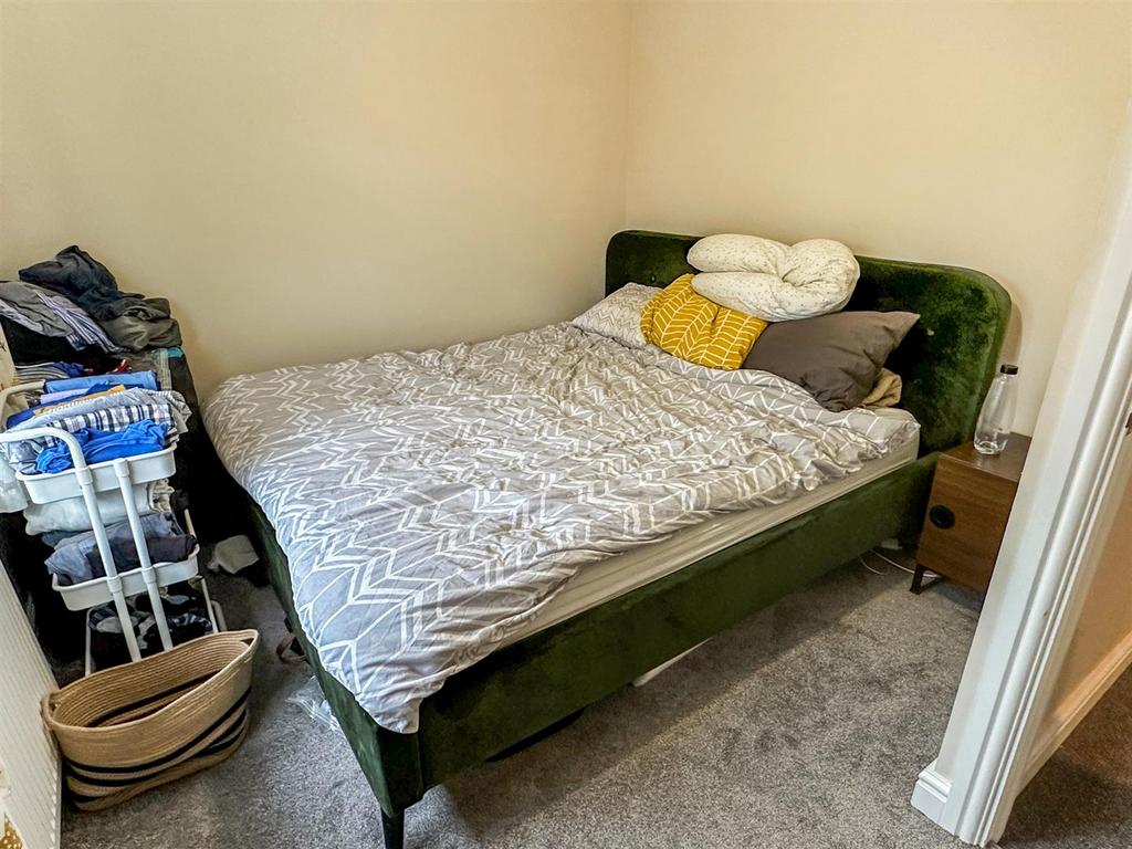 Bed1.jpg