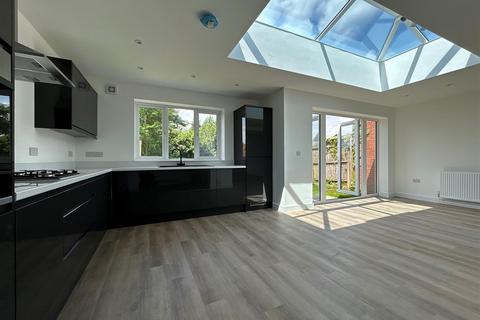 3 bedroom detached house for sale, Shenstone Avenue, Halesowen, West Midlands