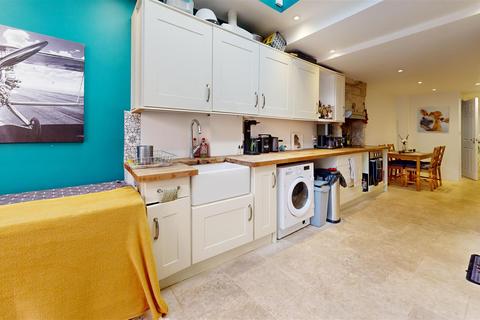 2 bedroom terraced house for sale, Easton Square, Portland