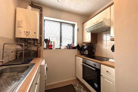 2 bedroom end of terrace house for sale - Clent Hill Drive, Rowley Regis