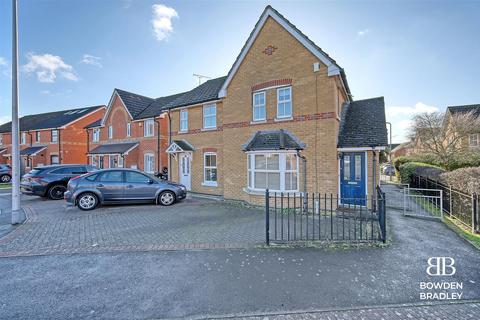 25 Ravenoak Way, Chigwell, IG7 4EL