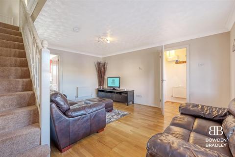 25 Ravenoak Way, Chigwell, IG7 4EL
