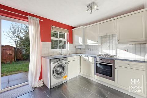 25 Ravenoak Way, Chigwell, IG7 4EL