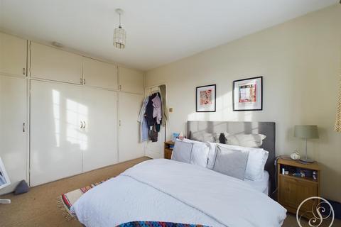 2 bedroom flat for sale, Stainbeck Lane, Leeds