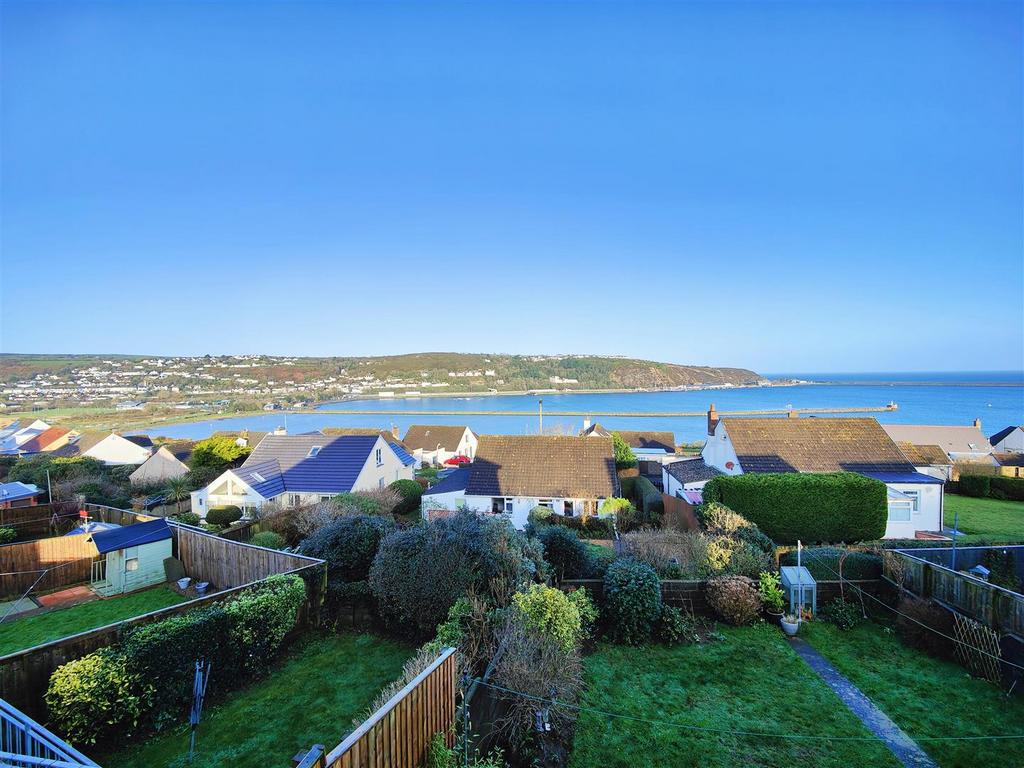 30 Heol Dewi, Fishguard 3 bed semidetached house £279,950