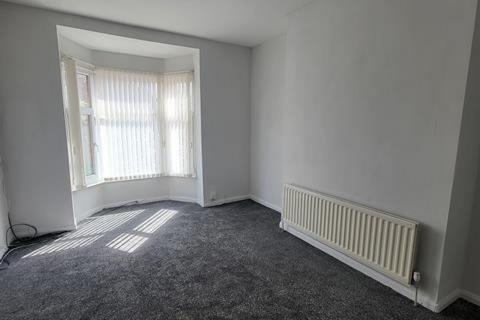 3 bedroom flat to rent, Hyde Street, South Shields