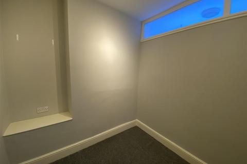 2 bedroom apartment to rent - Manor Road, Gravesend