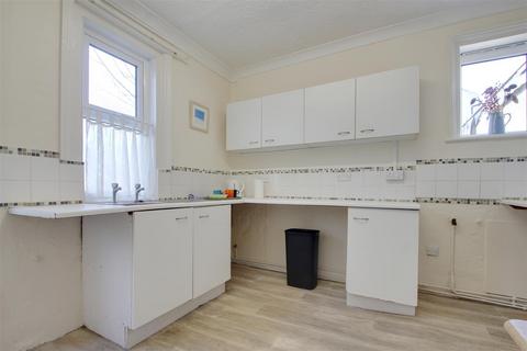 1 bedroom flat for sale, South Street, Tarring, Worthing