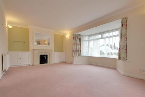2 bedroom detached bungalow for sale, Midhurst Drive, Goring-By-Sea, Worthing