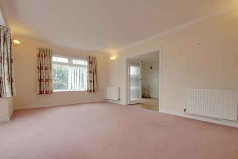 2 bedroom detached bungalow for sale, Midhurst Drive, Goring-By-Sea, Worthing